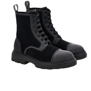 Salvatore Ferragamo Boots DYON SZ 6.5 M Black Patent Leather WOMEN